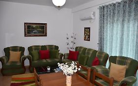 Leo Apartment